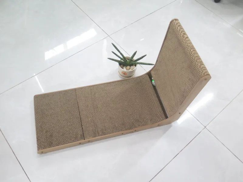 Bàn cào móng mèo dáng chữ L có tựa lưng, mặt cào gợn sóng